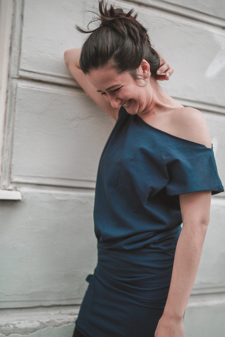 Dark blue dress with short sleeves