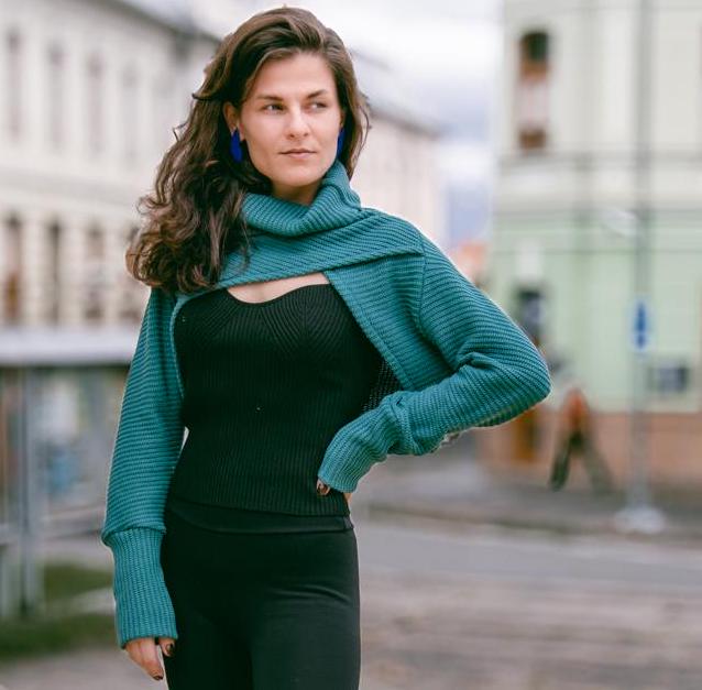 White Cotton bolero sweater with high collar, turtle neck