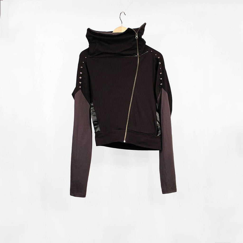 Black sweatshirt with zipper and rivets