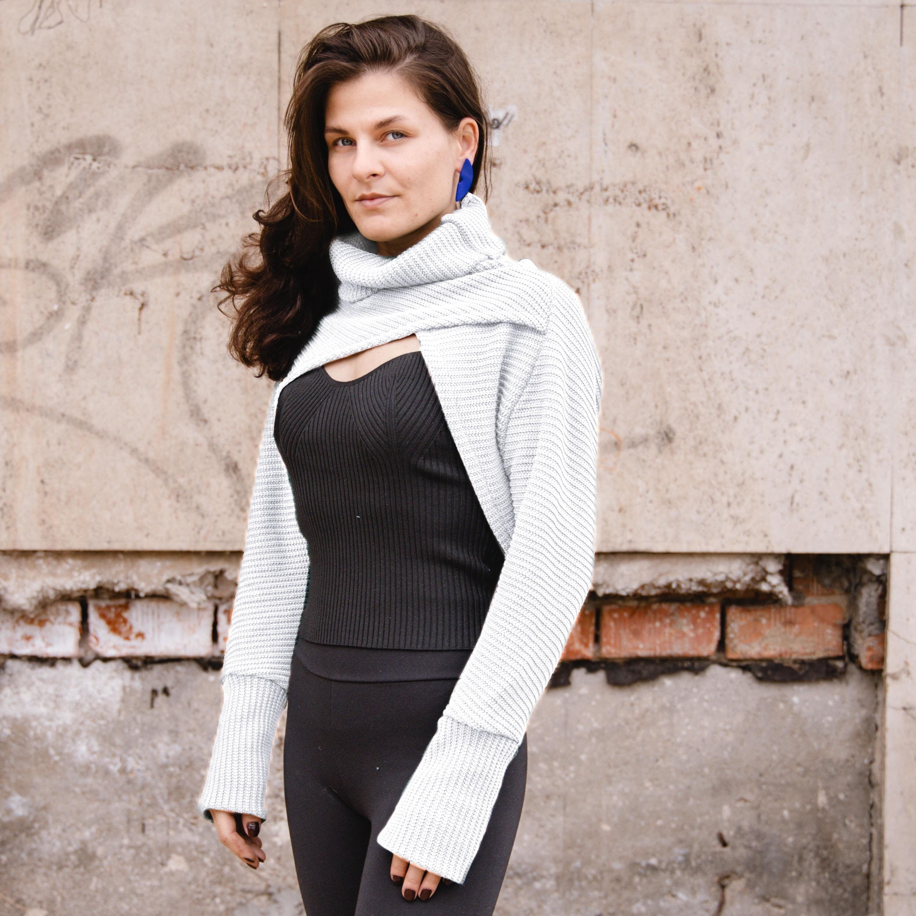 White Cotton bolero sweater with high collar, turtle neck